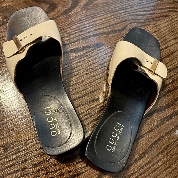 Vintage Gucci Wood Sole Slide Sandals 6.5B Beige Leather Gold Buckle Made in Ita - Picture 1 of 4